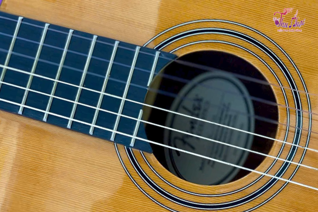 Thay phím đàn guitar tại An Lạc bị mòn