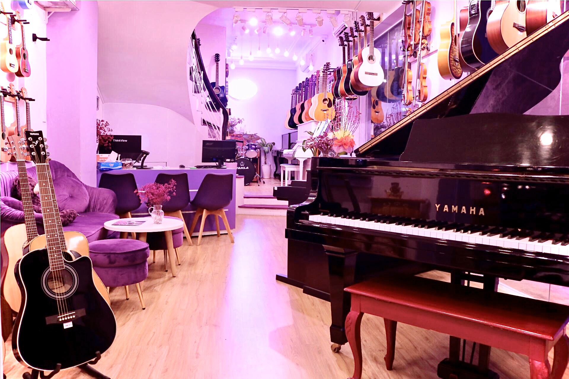 Shop đàn guitar Yamaha chính hãng