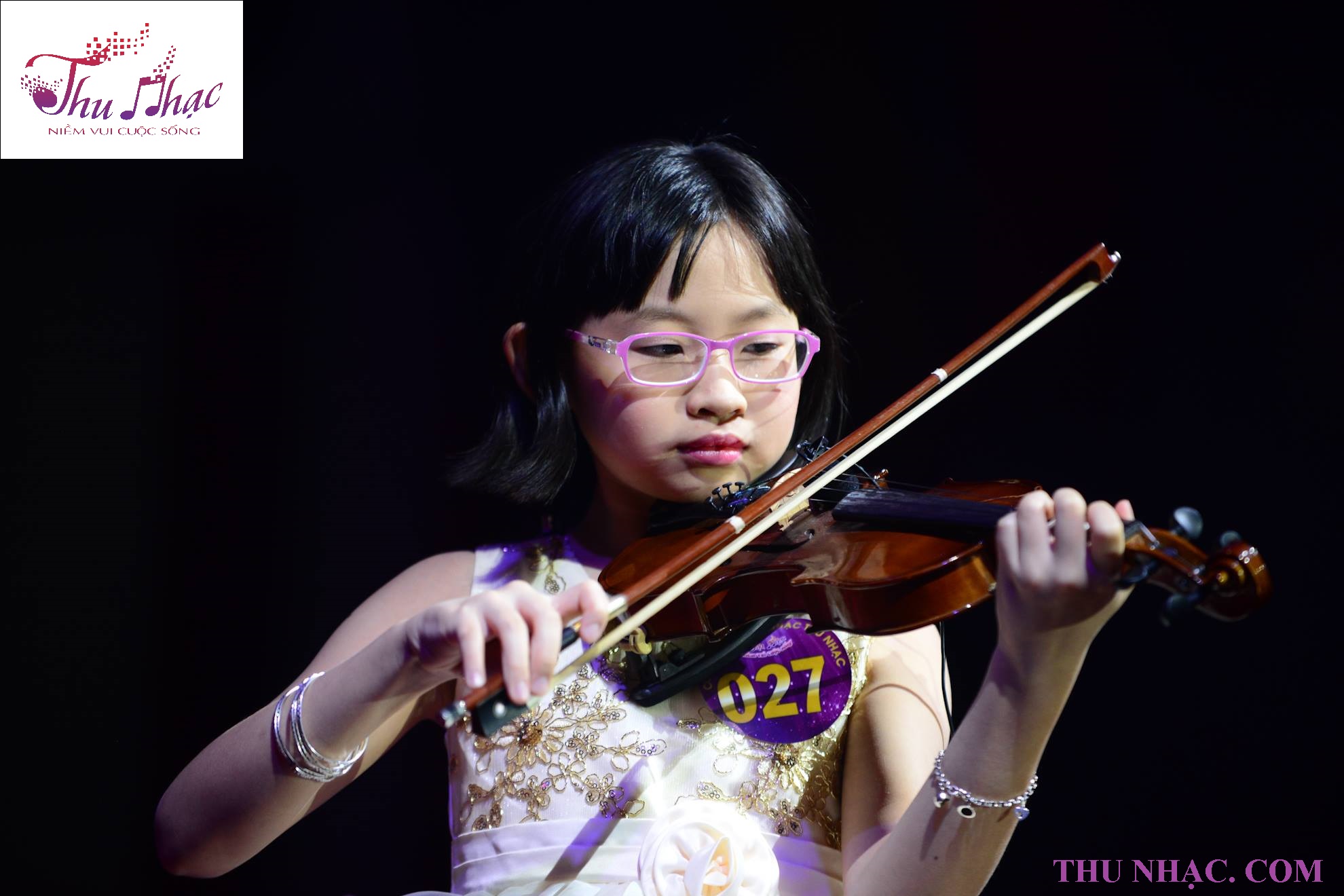 tư thế chơi đnà violin đúng chuẩn