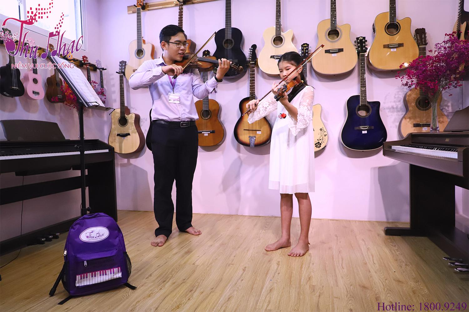 Tư thế kéo đàn violin