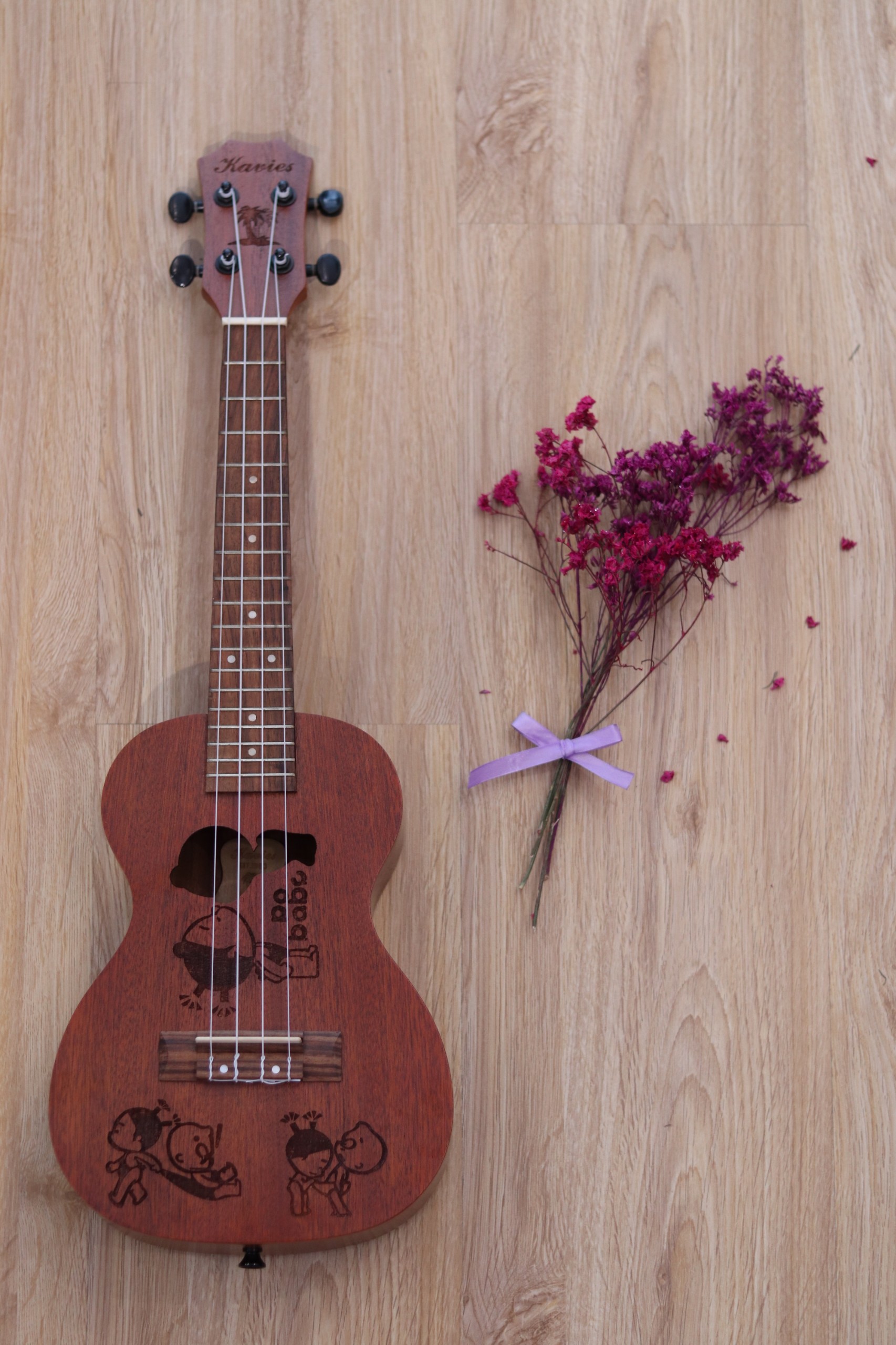 Đàn Ukulele gỗ họa tiết uy tín giá tốt