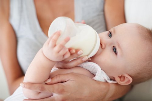 Có nên sử dụng sữa non cho bé không tại sao?