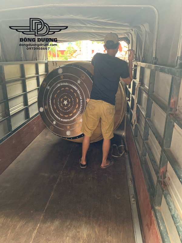 vận chuyển trống đình làng cho khách tại Hà Nội