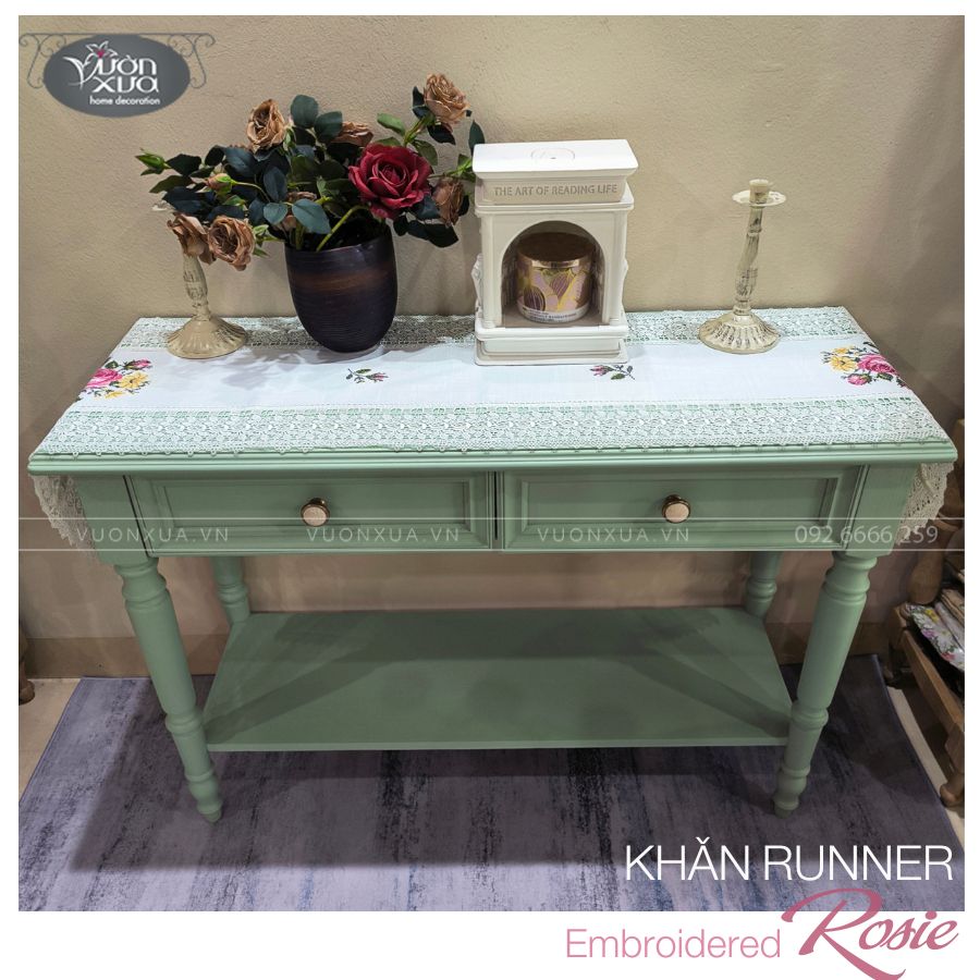 Khăn trải tủ, kệ thêu Hoa Hồng Rosie, điểm xuyết hoa cỏ vàng