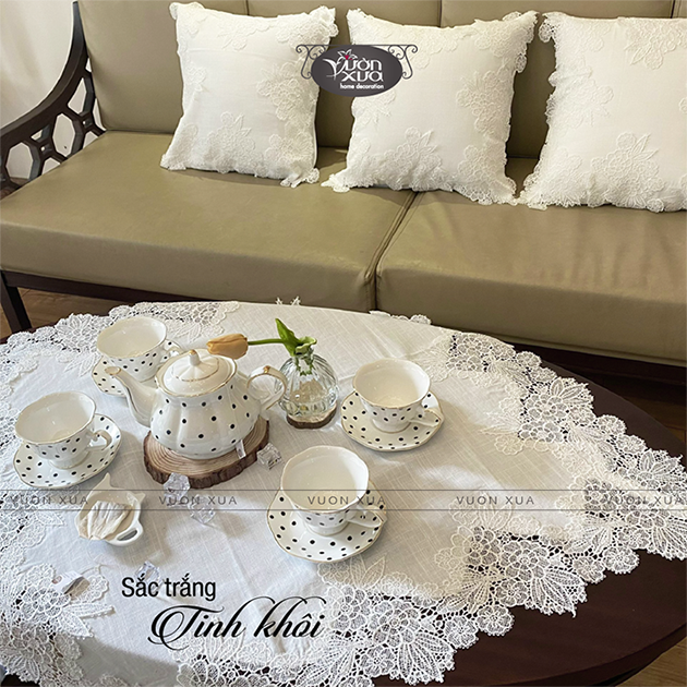 Khăn trải bàn vuông nhà VƯỜN XƯA, khăn trang trí bàn trà, hoạ tiết ren thêu hoa màu trắng sang trọng, kích thước 85*85cm