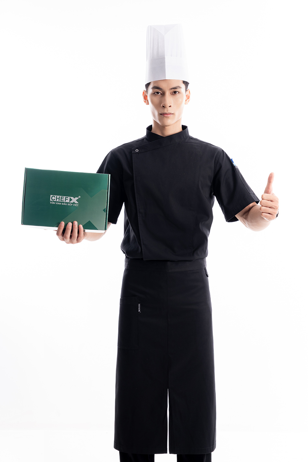 [CHEFX12] ÁO BẾP NGẮN TAY CÚC BẤM MÀU ĐEN CÓ PHỐI LƯỚI CO DÃN SAU LƯNG – BLACK SHORT-SLEEVE CHEF JACKET WITH SNAP BUTTONS AND STRETCH MESH BACK PANEL