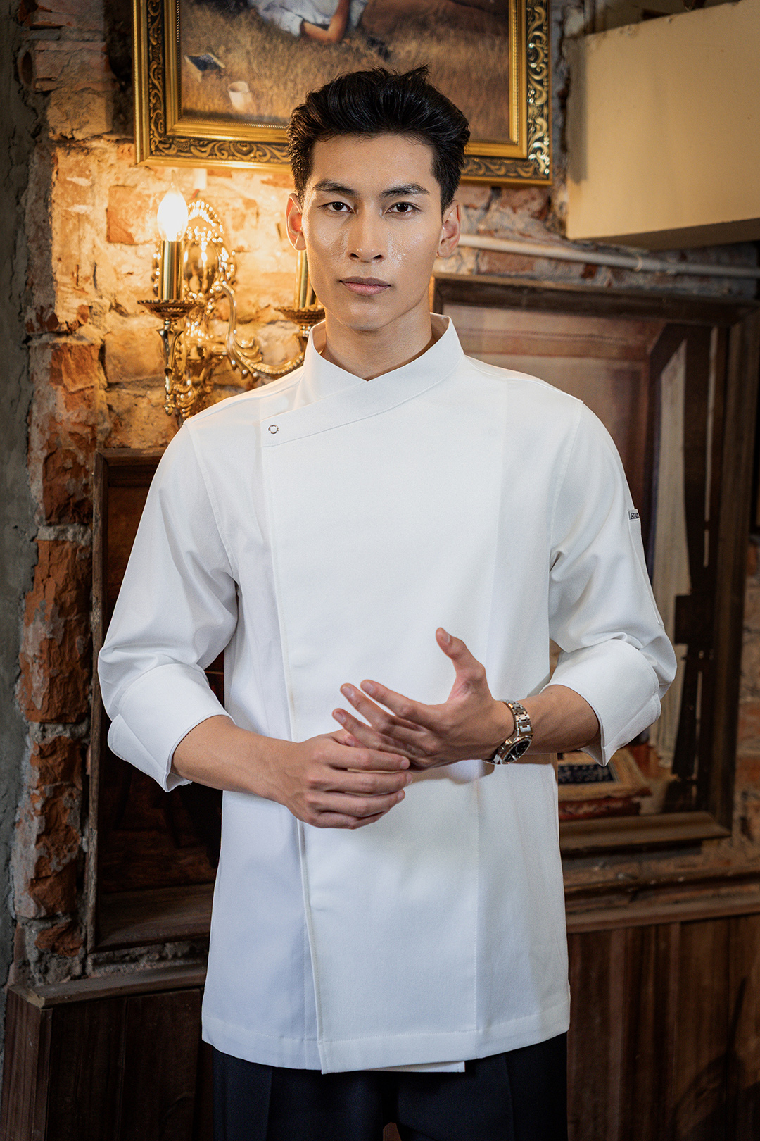[CHEFX14] ÁO BẾP DÀI TAY CÚC BẤM MÀU TRẮNG CÓ PHỐI LƯỚI CO DÃN SAU LƯNG – WHITE LONG-SLEEVE CHEF JACKET WITH SNAP BUTTONS AND STRETCH MESH BACK PANEL