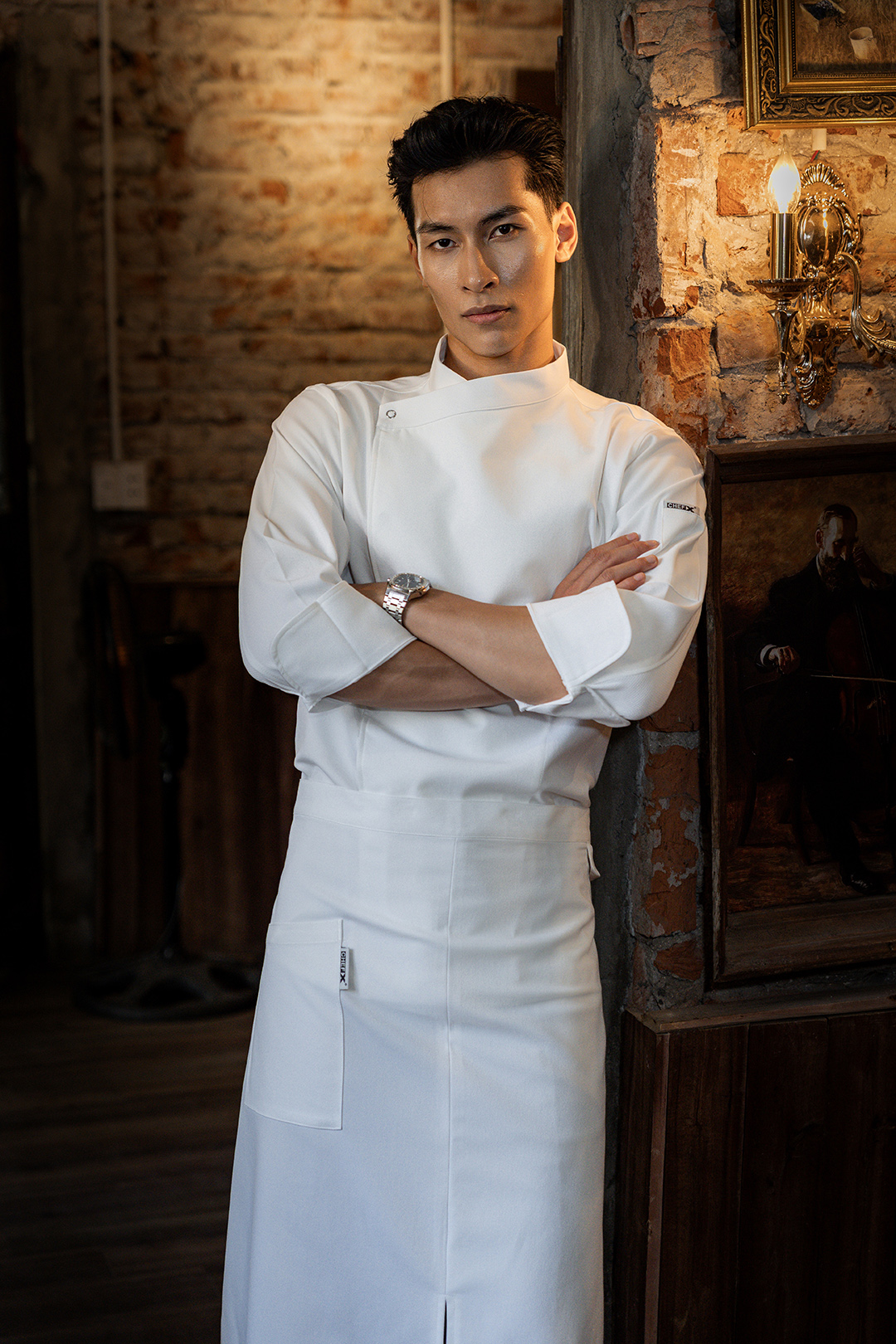 [CHEFX14] ÁO BẾP DÀI TAY CÚC BẤM MÀU TRẮNG CÓ PHỐI LƯỚI CO DÃN SAU LƯNG – WHITE LONG-SLEEVE CHEF JACKET WITH SNAP BUTTONS AND STRETCH MESH BACK PANEL