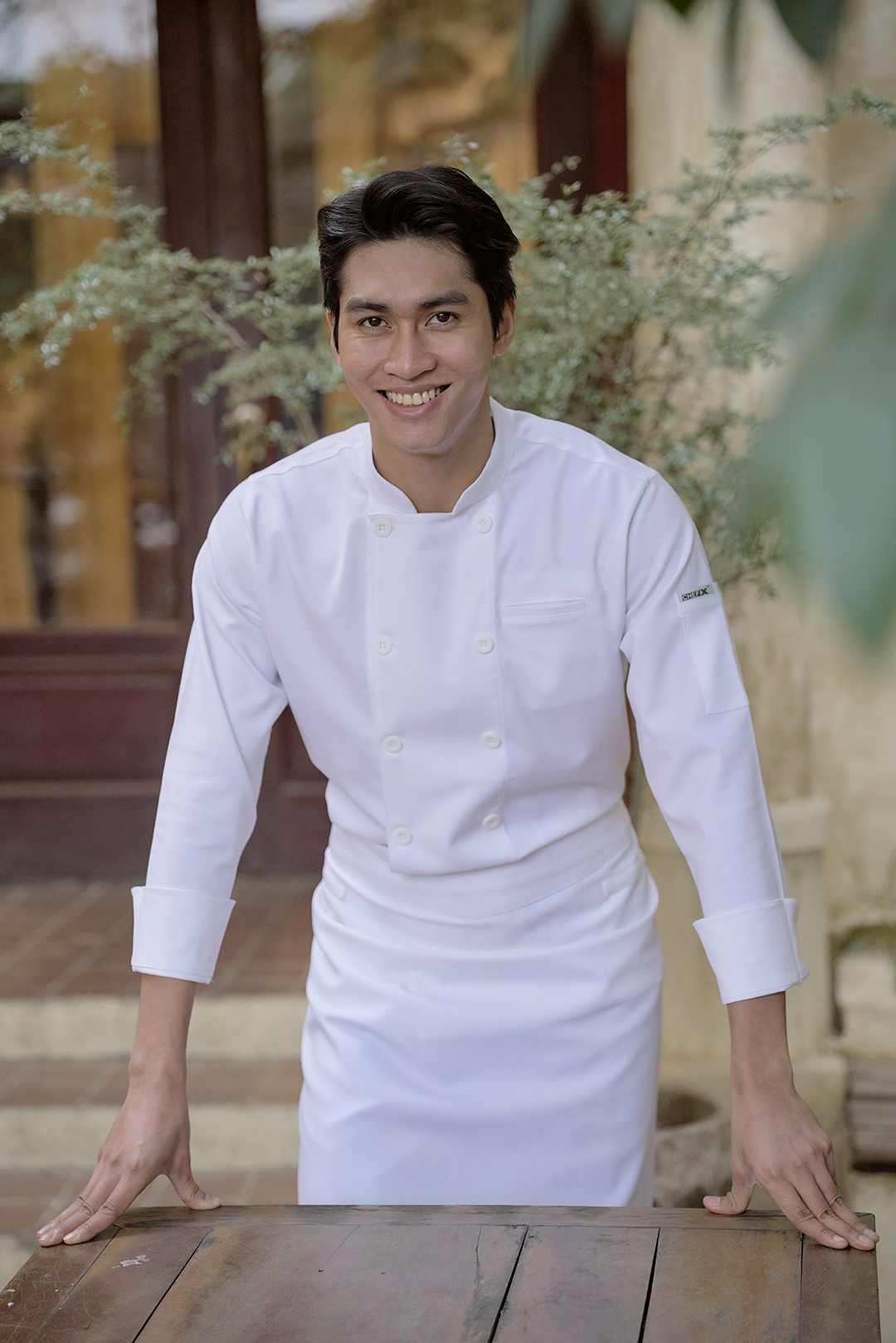 [CHEFX17] ÁO BẾP DÀI TAY MÀU TRẮNG CÚC CÀI - WHITE LONG-SLEEVE CHEF JACKET WITH BUTTON CLOSURE