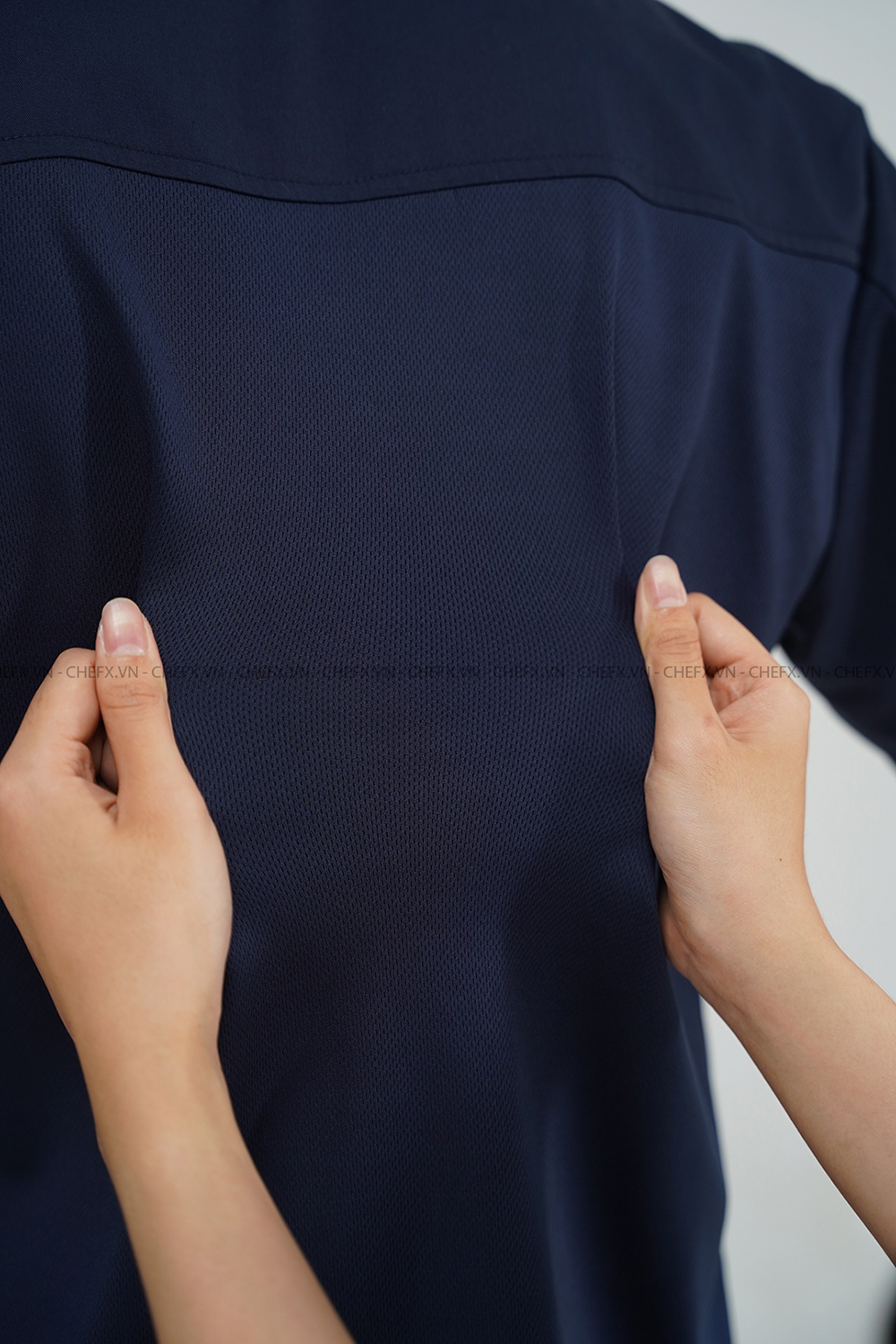 [CT02] ÁO BẾP NGẮN TAY CÚC BẤM PHỐI LƯỚI THOÁT KHÍ SAU LƯNG