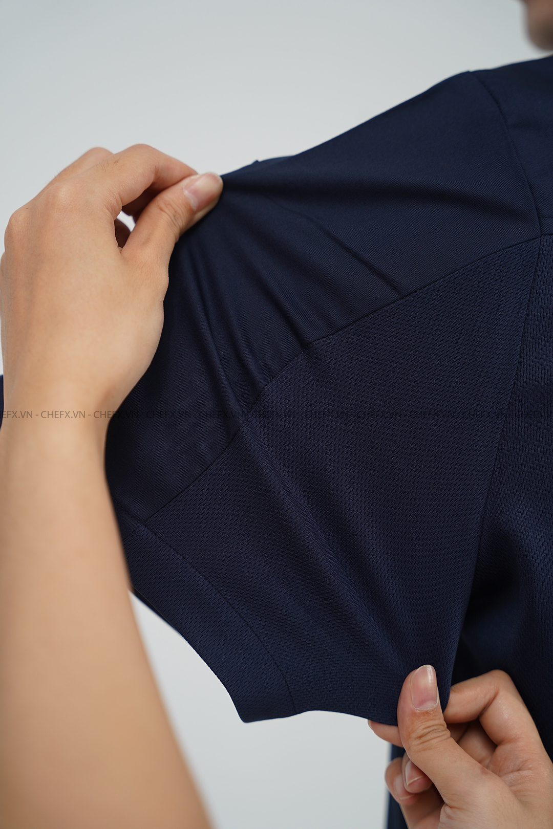 [CT02] ÁO BẾP NGẮN TAY CÚC BẤM PHỐI LƯỚI THOÁT KHÍ SAU LƯNG