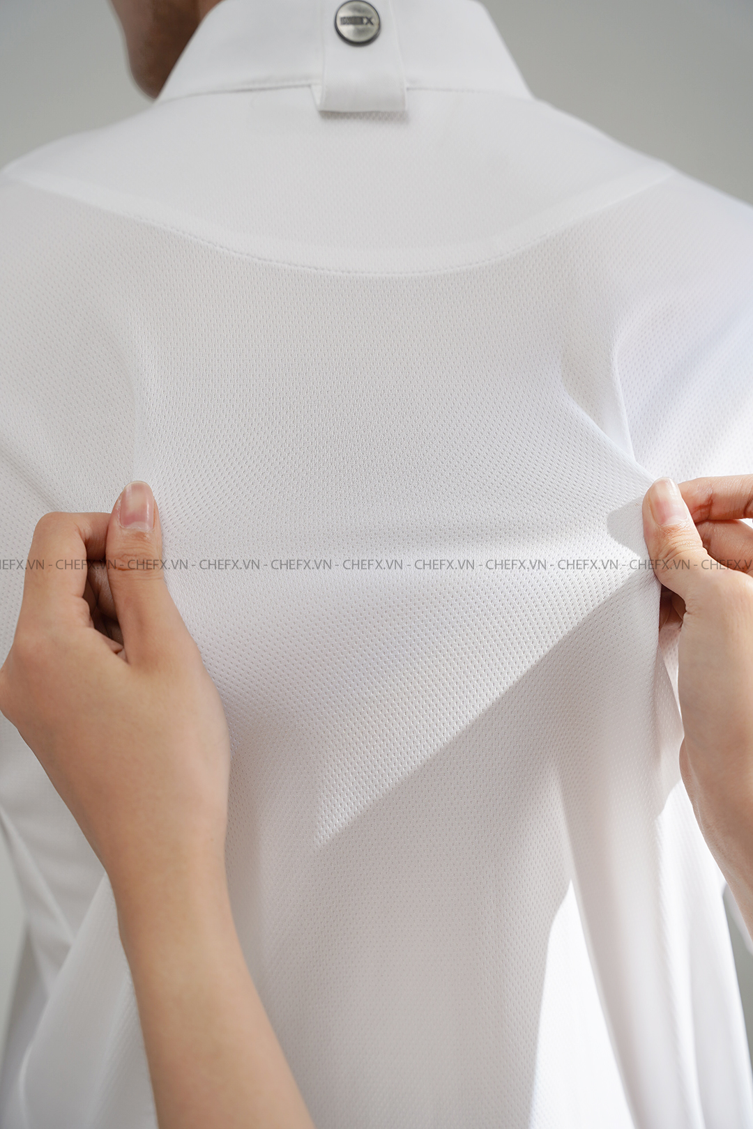 [CHEFX3 - A2] ÁO BẾP DÀI TAY MÀU TRẮNG CÚC BẤM CÓ PHỐI LƯỚI SAU LƯNG - [CHEFX3 - A2LONG SLEEVE CHEF JACKET WITH SNAP BUTTONS AND MESH BACK DETAIL