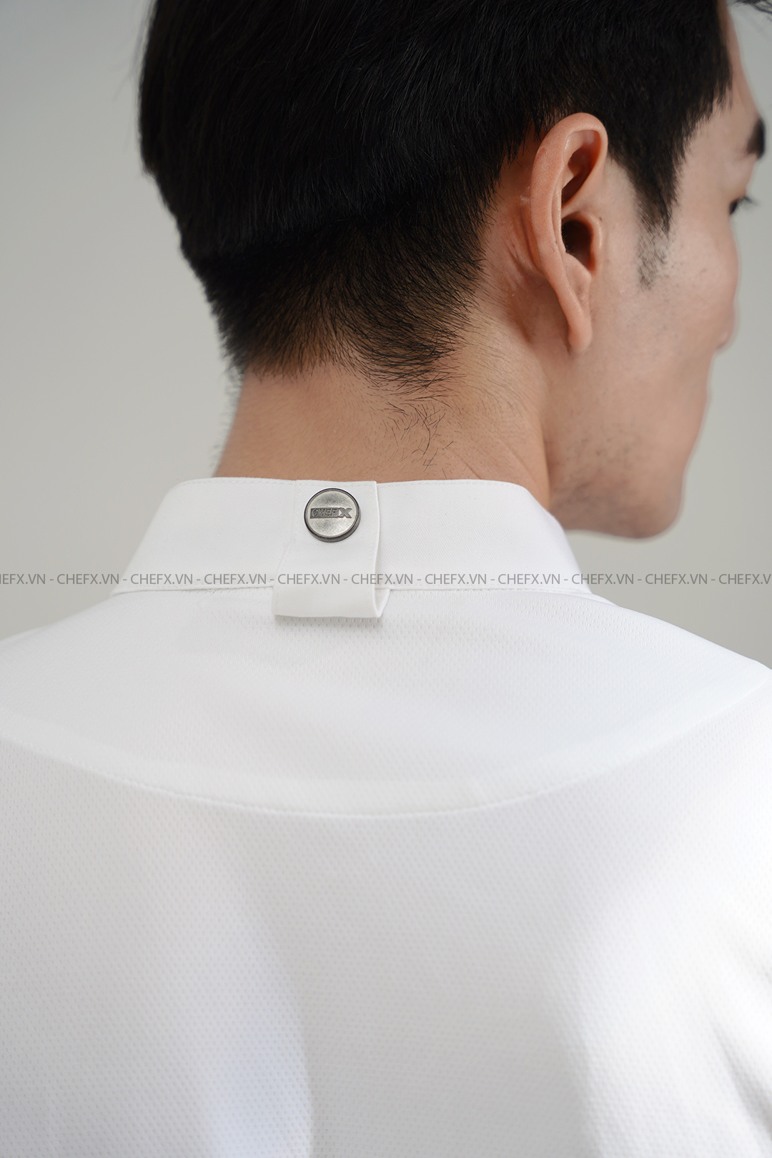 [CHEFX4] ÁO BẾP NGẮN TAY CÚC BẤM MÀU TRẮNG CÓ PHỐI LƯỚI SAU LƯNG - WHITE SHORT-SLEEVE CHEF JACKET WITH SNAP BUTTONS & BREATHABLE MESH BACK PANEL