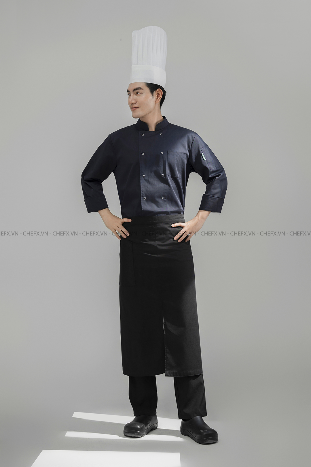 [CHEFX5] ÁO BẾP DÀI TAY CÚC BẤM MÀU NAVI CÓ PHỐI LƯỚI SAU LƯNG - LONG-SLEEVE NAVY CHEF JACKET WITH STAINLESS-STEEL SNAP BUTTONS, FEATURING A BREATHABLE MESH BACK PANEL.