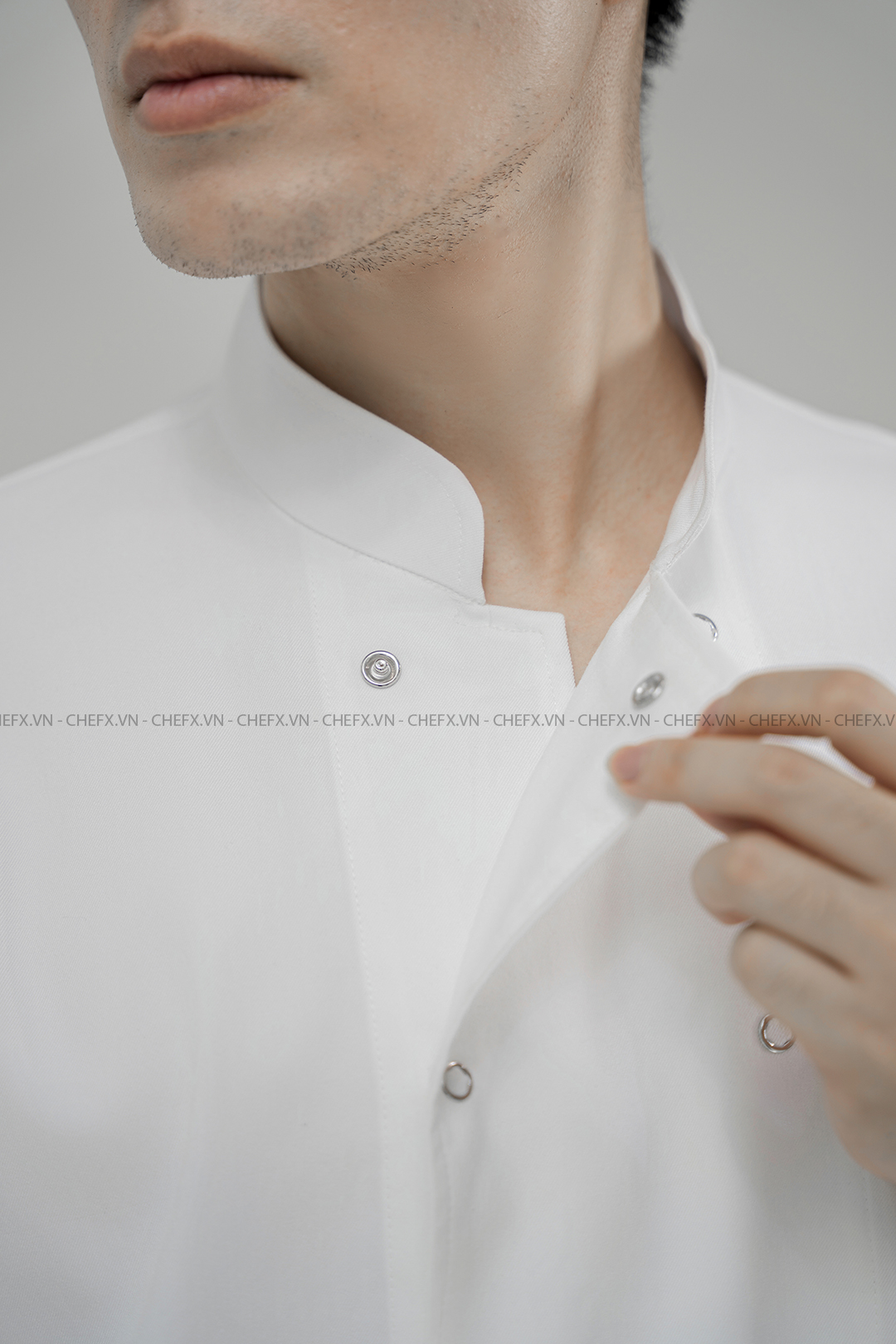 [CHEFX5] ÁO BẾP DÀI TAY CÚC BẤM MÀU ĐEN CÓ PHỐI LƯỚI CO DÃN SAU LƯNG - [CHEFX5] Long sleeve Chef Jacket with Button Closure and Stretch Mesh Back Panel