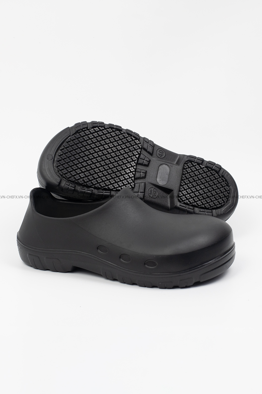 GIÀY BẾP MŨI THÉP ĐẾ CHỐNG TRƠN TRƯỢT DÀNH CHO ĐẦU BẾP - STEEL-TOE, SLIP-RESISTANT KITCHEN SHOES FOR CHEFS