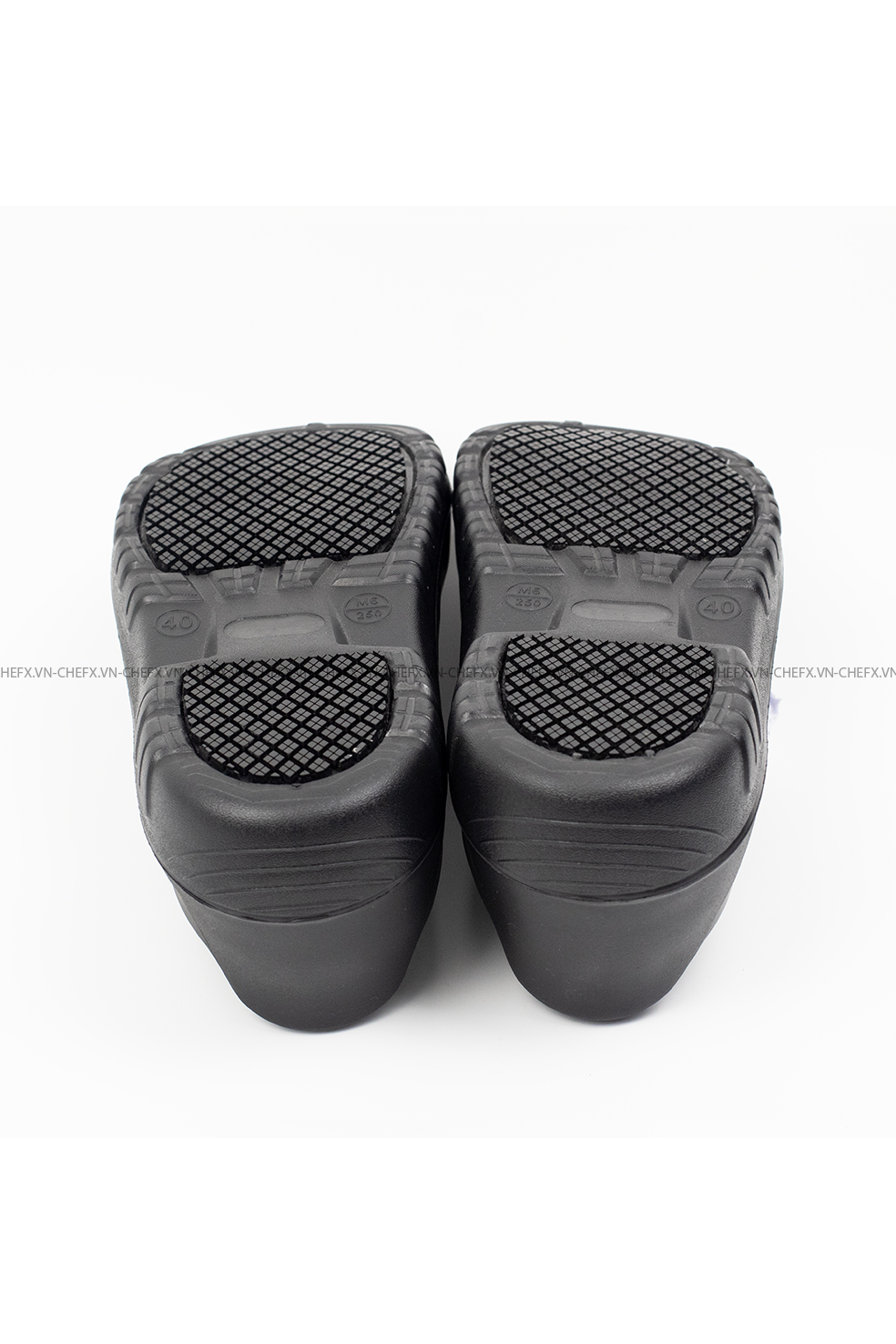 GIÀY BẾP MŨI THÉP ĐẾ CHỐNG TRƠN TRƯỢT DÀNH CHO ĐẦU BẾP - STEEL-TOE, SLIP-RESISTANT KITCHEN SHOES FOR CHEFS
