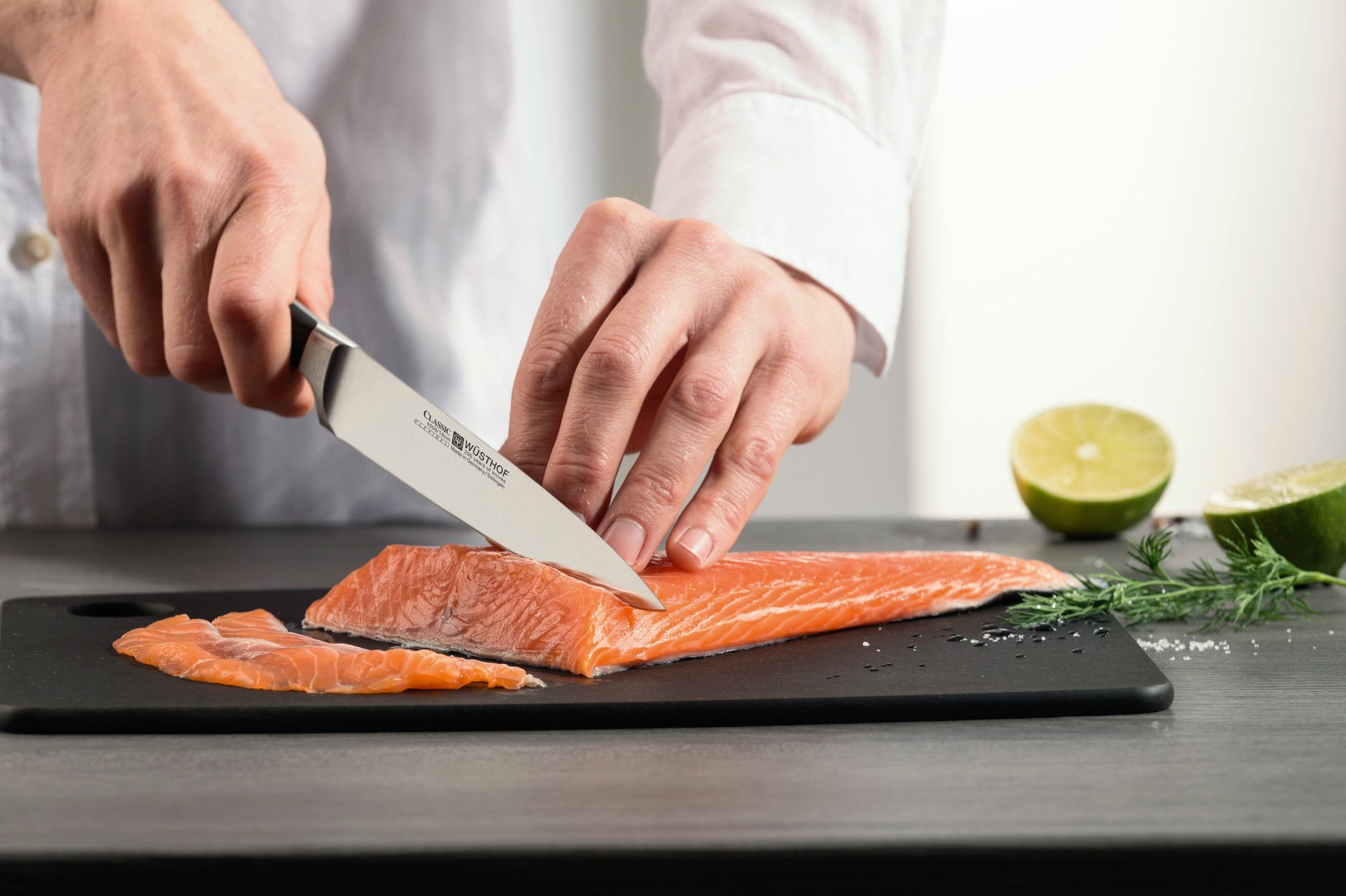 японский нож янагиба. нож victorinox 5. нож для нарезки. нож для нарезки рыбы. нож для нарезки рыбы для суши.