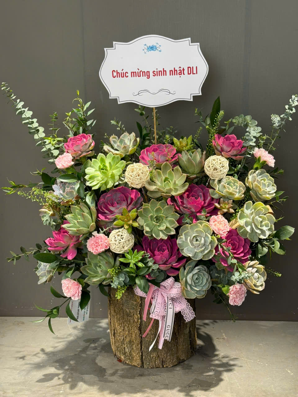Lẵng hoa sen đá tone hồng