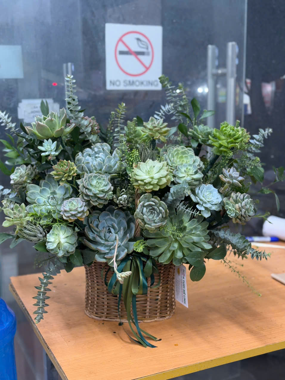 Giỏ hoa sen đá màu nguyên bản
