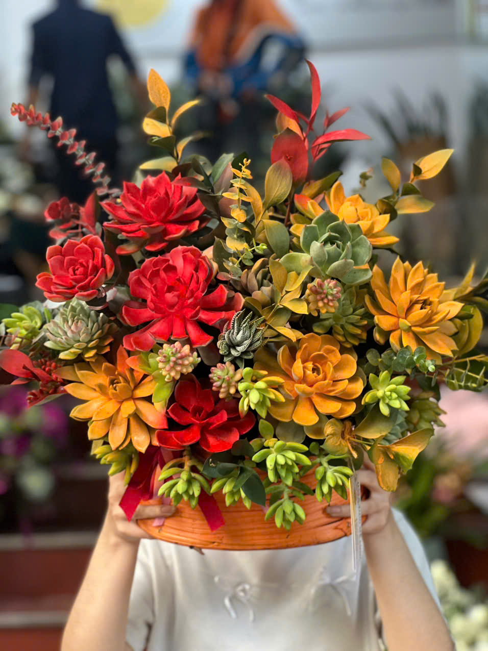 Giỏ hoa sen đá tone cam cháy