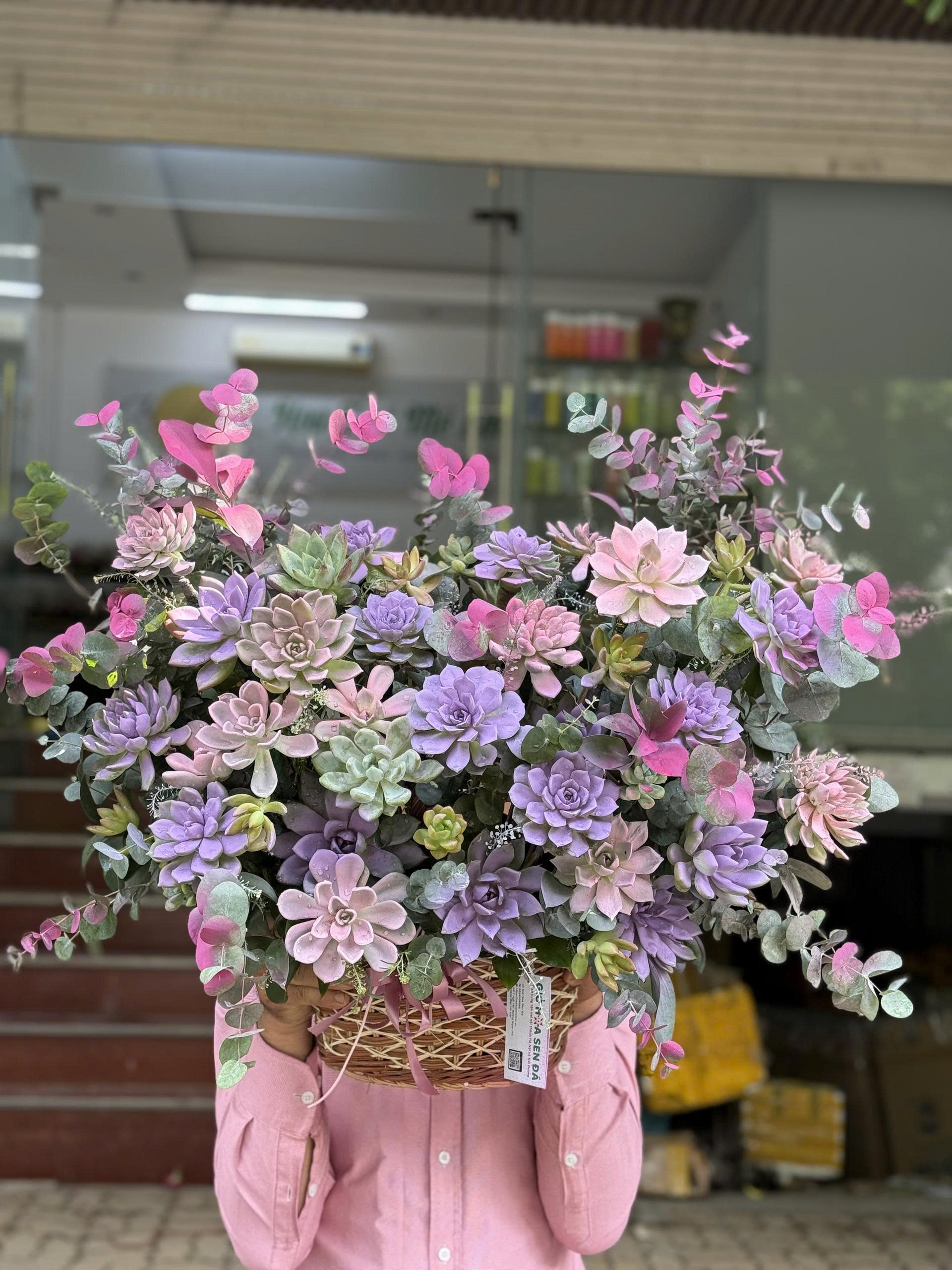 Lẵng hoa sen đá tím