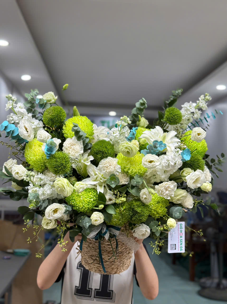 Lẵng hoa tone xanh lá