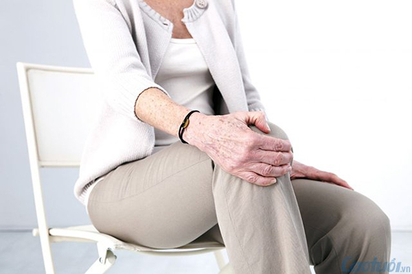 4 bài tập giúp người già giảm chứng đau nhức cơ xương khớp