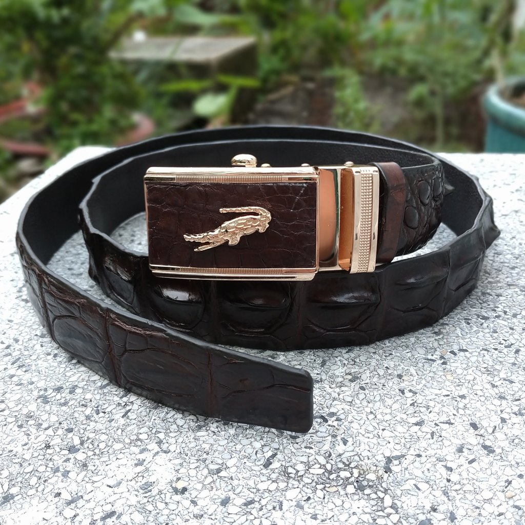 Chọn thắt lưng theo màu sắc