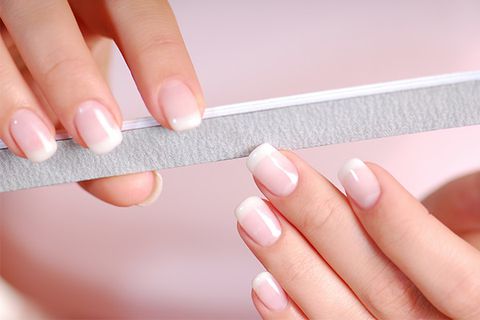12 bí mật của cô nàng sở hữu móng tay khoẻ đẹp 12 bí mật của cô nàng sở hữu móng tay khoẻ đẹp