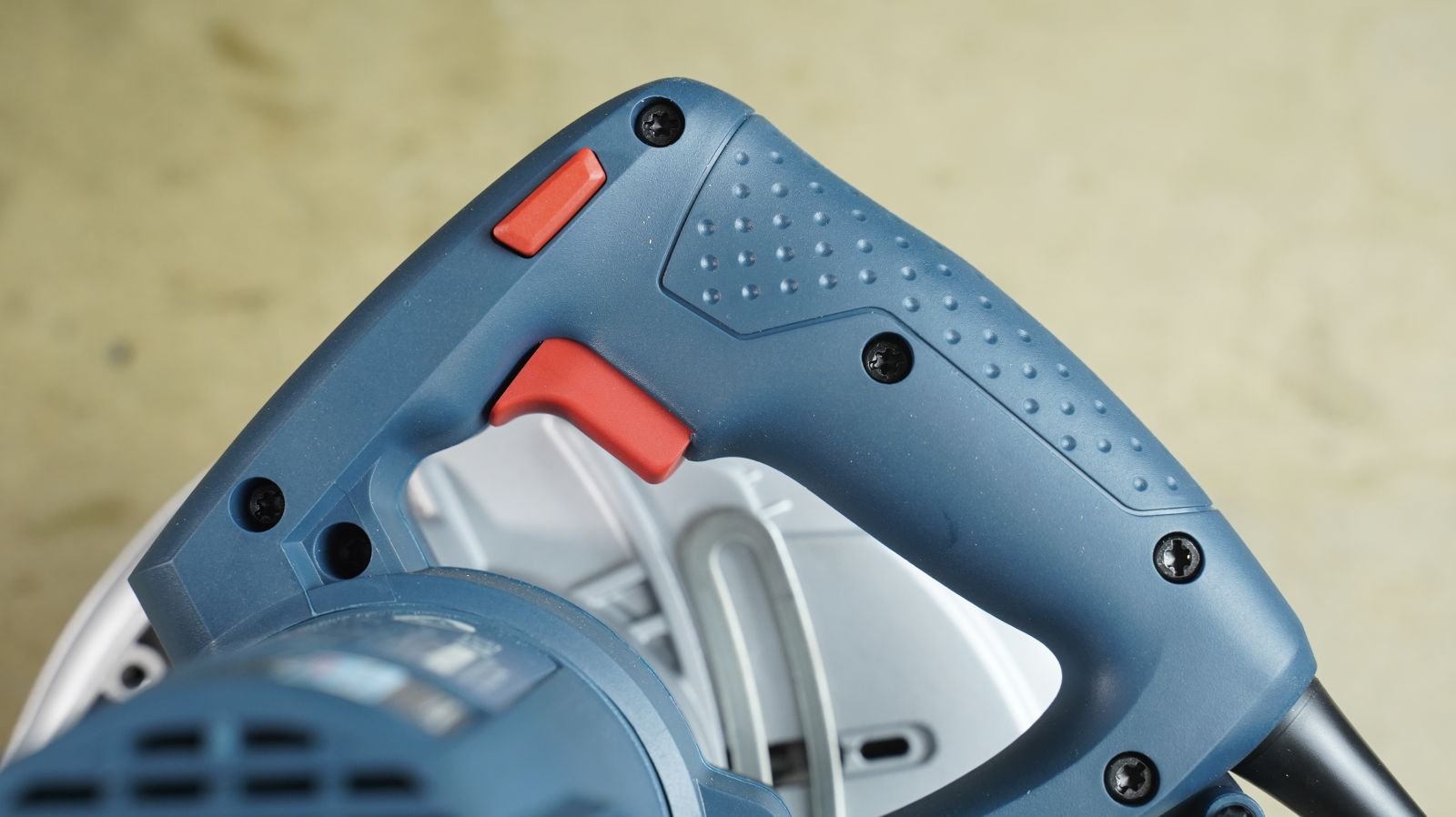 Máy cưa đĩa Bosch GKS 7000