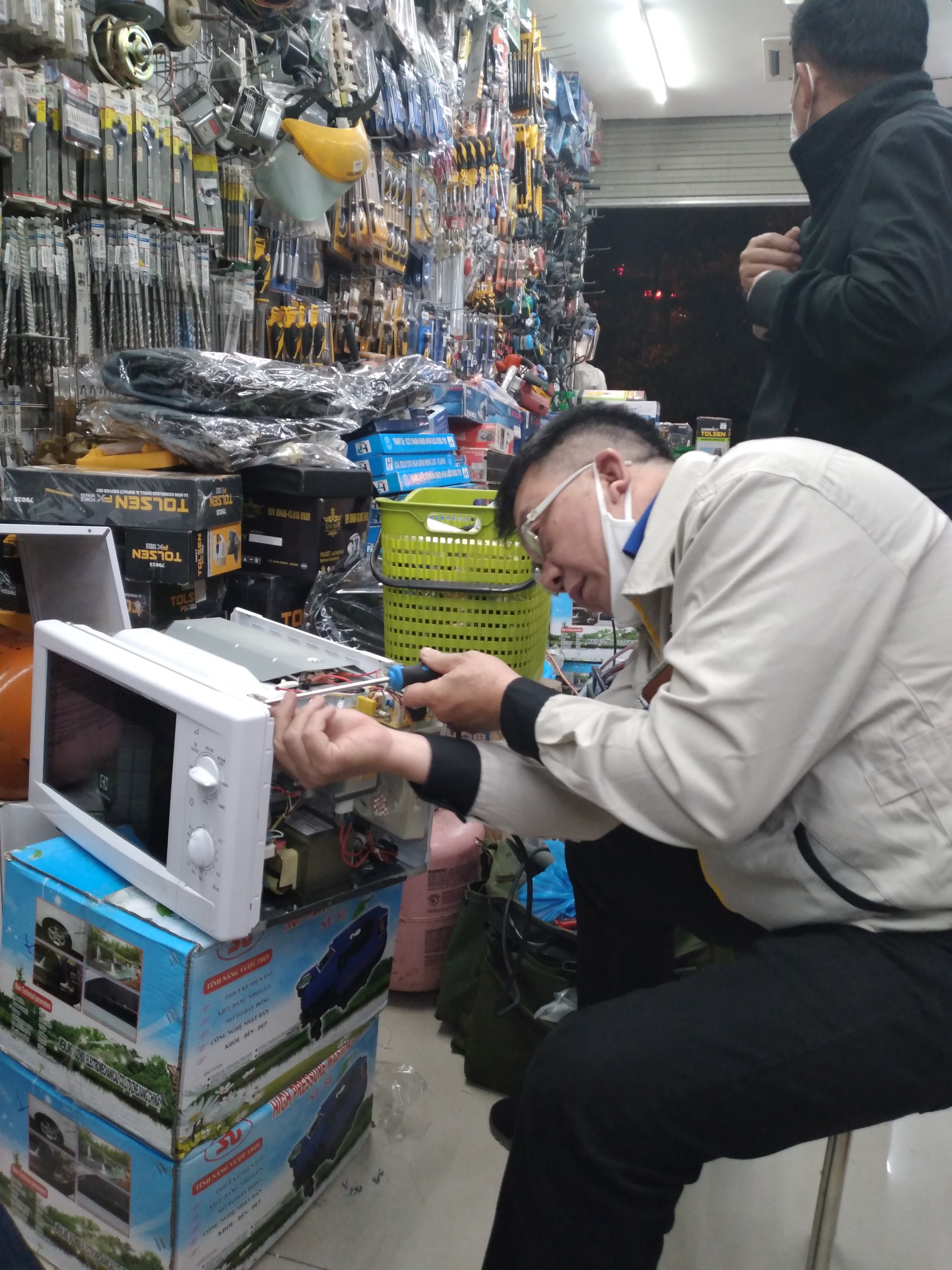 Lò vi sóng, sửa tại nhà   - 100% kỹ sư, kỹ thuật viên chuyên ngành đảm nhiệm