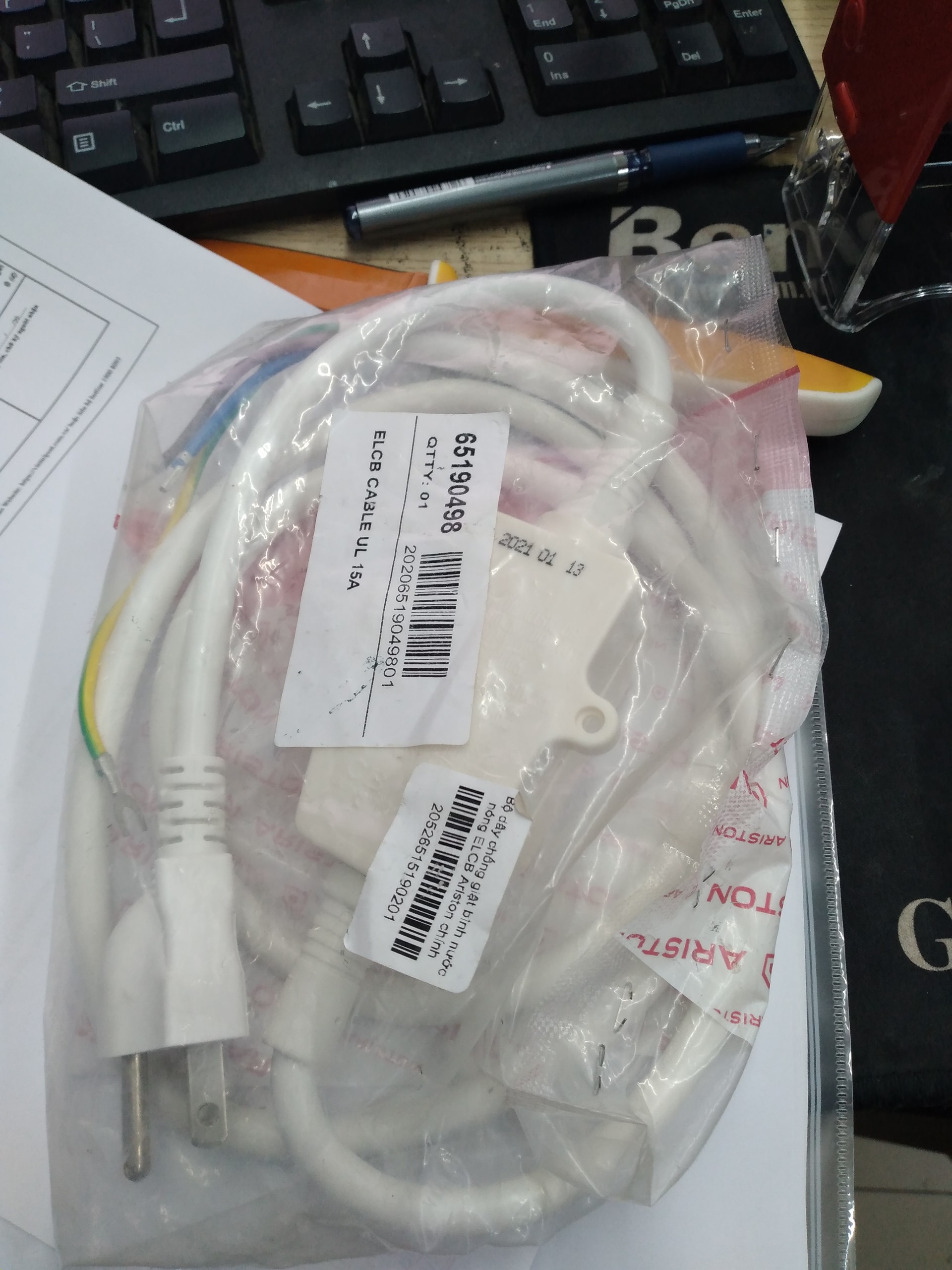 Bộ dây chống giật bình nước nóng  ELCB Ariston chính hãng ( hàng chính hãng 02 năm )