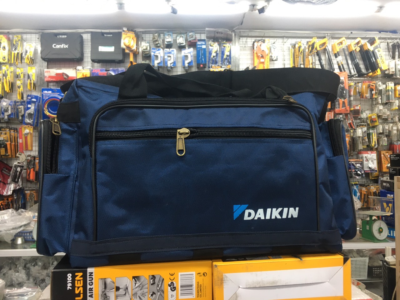 Túi đồ Daikin trang bị thợ điện tử, điện lạnh loại sai lớn - Vận chuyển miễn phí toàn quốc