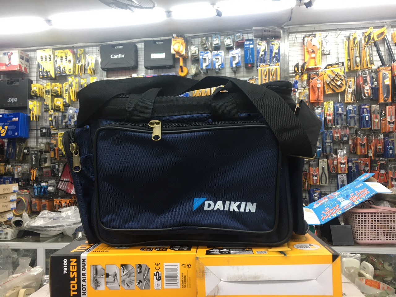 Túi đồ Daikin trang bị thợ điện tử, điện lạnh loại sai lớn - Vận chuyển miễn phí toàn quốc