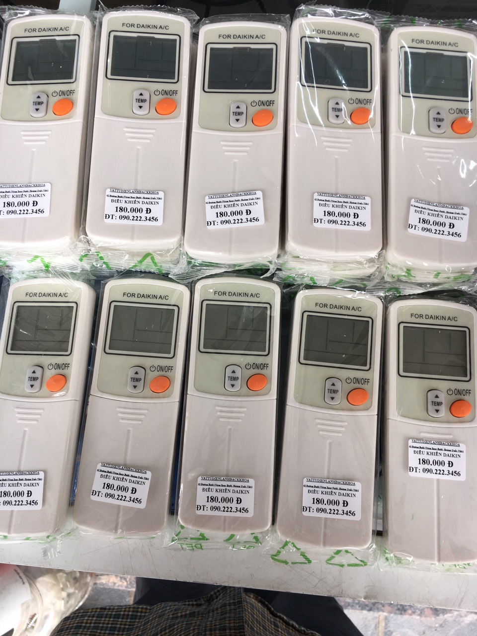 Trung tâm bán điều khiển Daikin bảo hành 2 năm