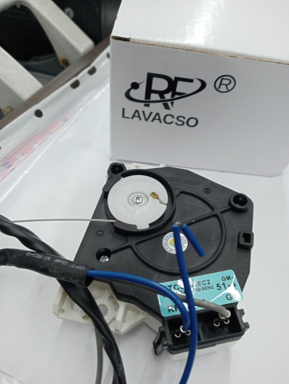 XẢ TOSHIBA ĐEN TRẮNG DẸT KÉ CAP 220V