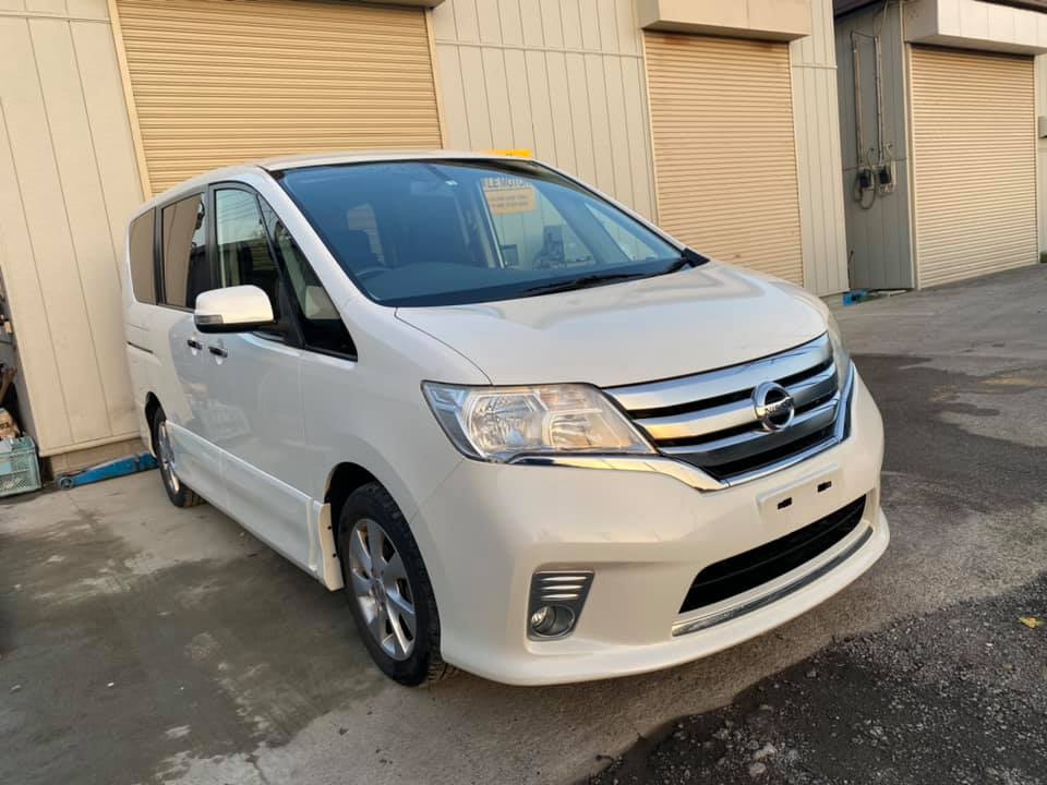 NISSAN - SERENA - HigwaySTAR - 2000cc (13.2km／リットル theo 