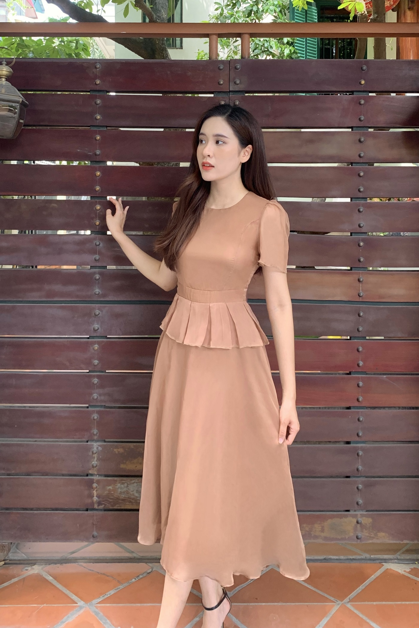 Set công sở áo peplum chân váy bút chì kèm trâm  Đầm công sở