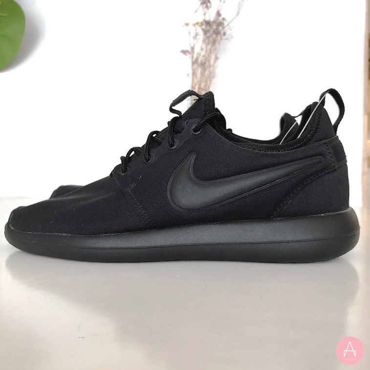 roshe 2 all black