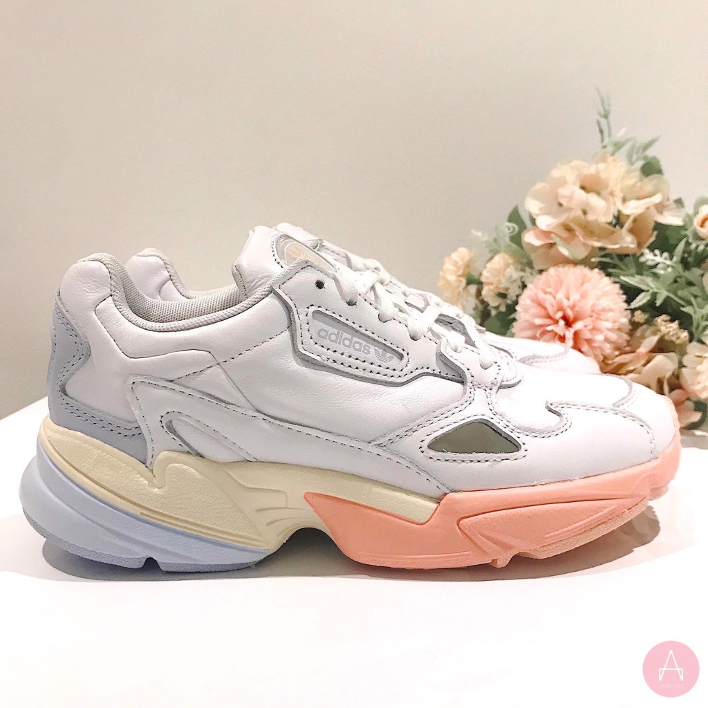 EG8141] W ADIDAS FALCON WHITE PINK Trạm Tabo