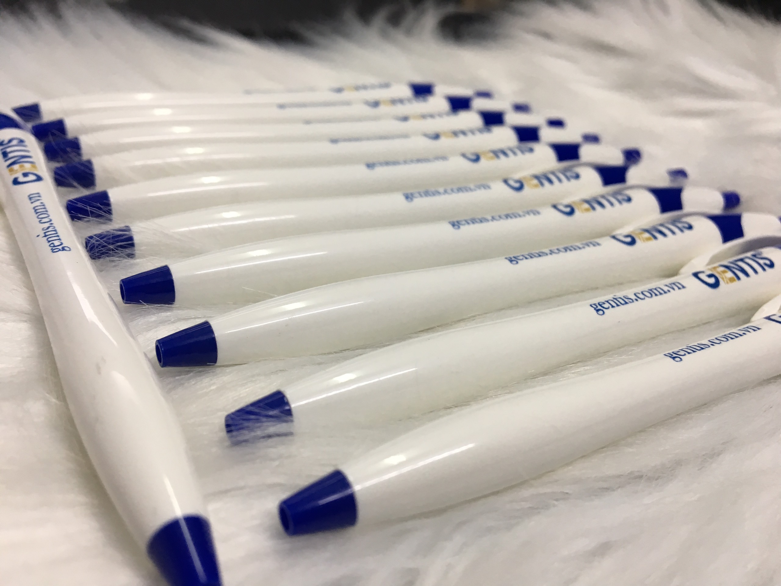 BÚT BI IN LOGO DOANH NGHIỆP GIÁ RẺ, THỜI GIAN SẢN XUẤT NHANH.