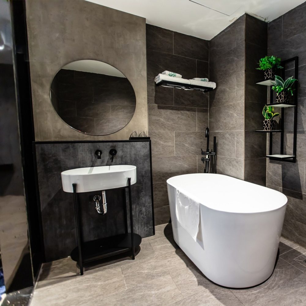 🏆 Thiết bị vệ sinh Huge của nước nào? Có tốt không? Giải đáp chi tiết năm 2026