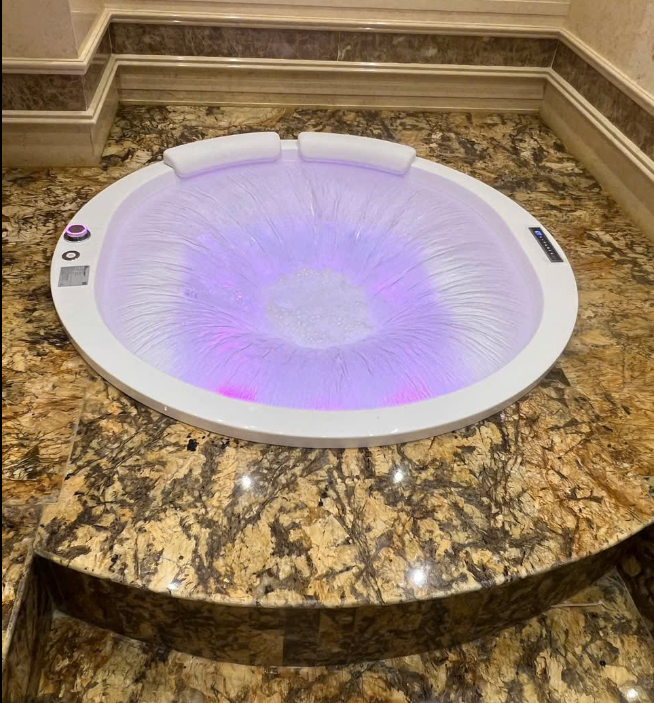 Bồn tắm massage Govern – Giải pháp thư giãn cao cấp cho không gian phòng tắm hiện đại