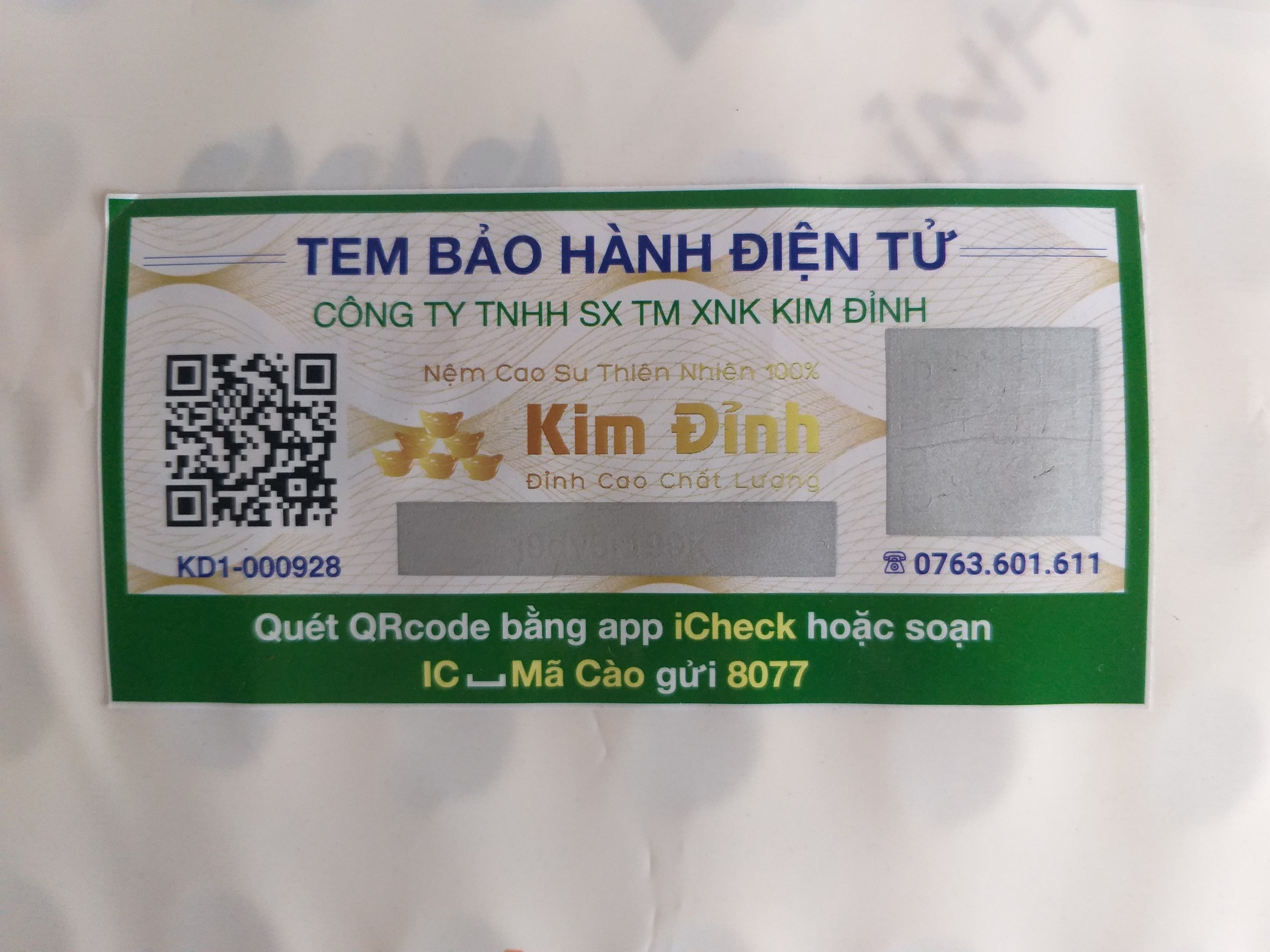 Phân biệt qua tem mác và giấy tờ liên quan đến sản phẩm