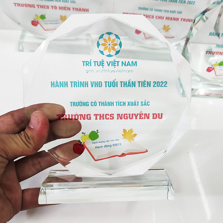 Biểu trưng pha lê bát giác