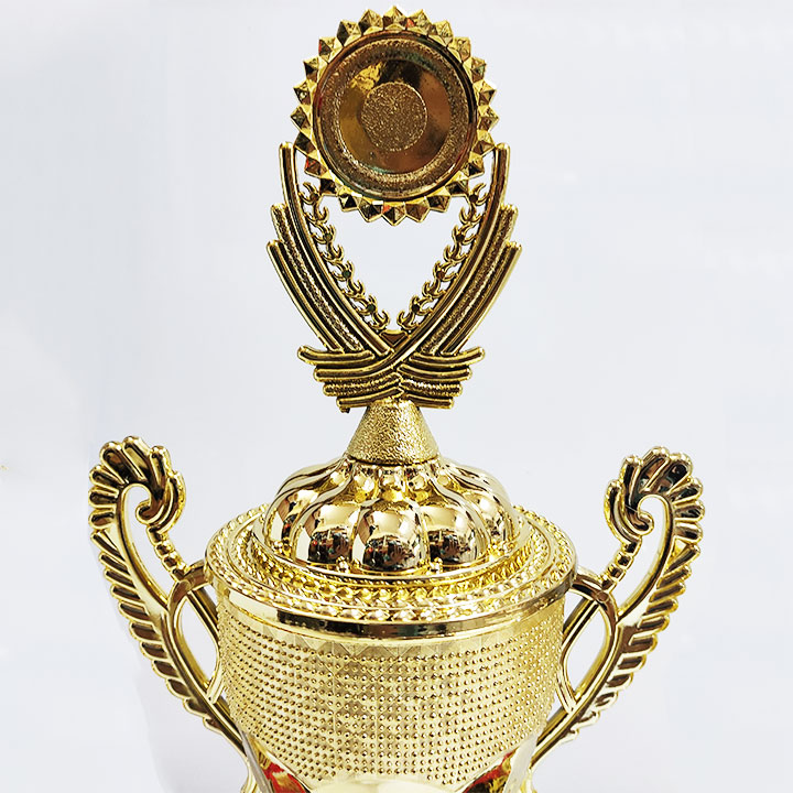 Cúp Nhựa Giá Rẻ 1865