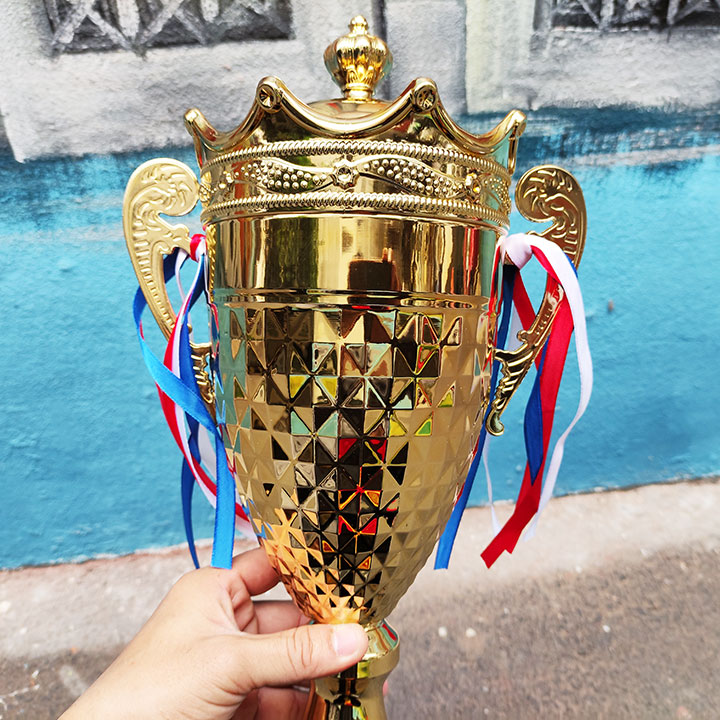 Cúp kim loại TC037