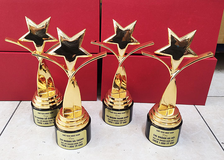 Cúp vinh danh cao cấp TC-CPS3