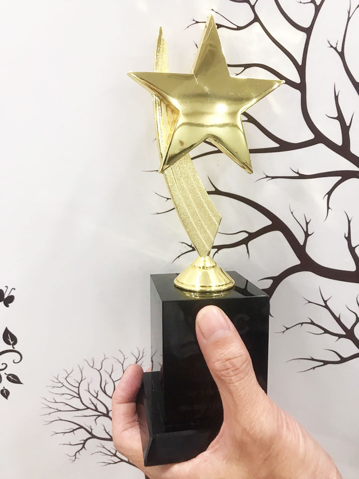 Cúp vinh danh cao cấp TC-CPS12